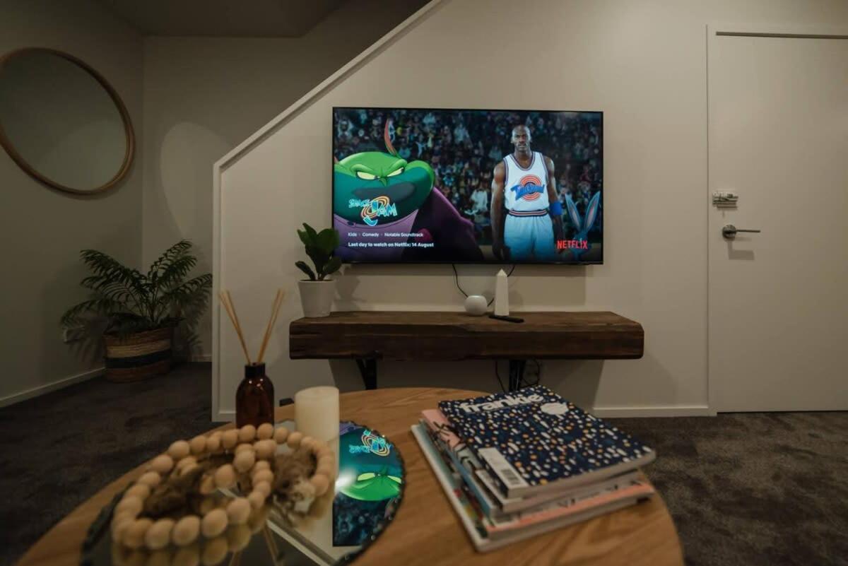 Stones Throw From The Stadium & Hot Tub Крайстчърч Екстериор снимка